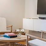 Charming 1br Great Location