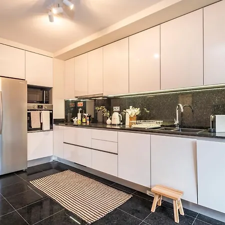 Apartman Charming 1br Great Location