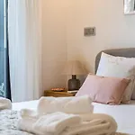 Charming 1br Great Location