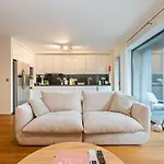 Charming 1br Great Location דירה