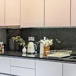 Charming 1br Great Location * פונשל