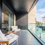 Charming 1br Great Location * פונשל