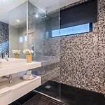 דירה Charming 1br Great Location פונשל